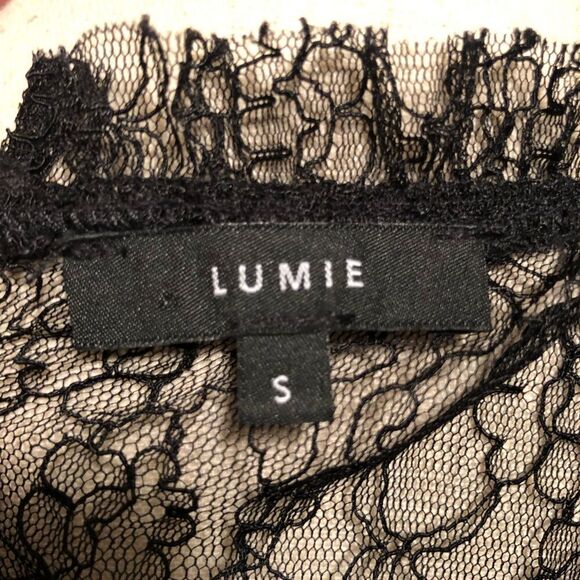 Lumie Lace Blouse Pleated Overlay Black Long Lacey Sleeves Size Small - Picture 8 of 10
